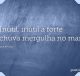 Inútil, inútil a forte chuva mergulha no mar